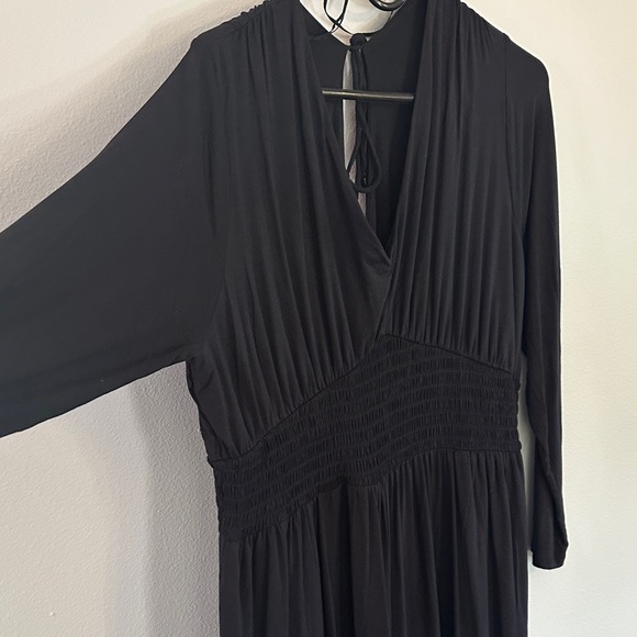 Old Navy Black Long Sleeve V-Neck Jumpsuit with Waist Smocking - Picture 3 of 8